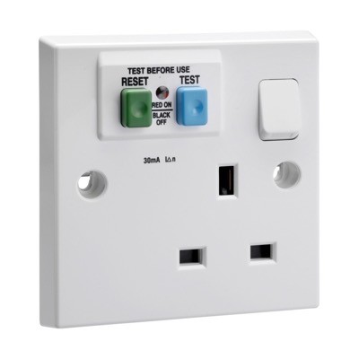 GPRCDSKT1G Schneider Exclusive 1 Gang Socket Outlet with RCD 30mA Passive White Moulded Plastic