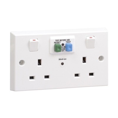 GPRCDSKT2G Schneider Exclusive 2 Gang Socket Outlet with RCD 30mA Passive White Moulded Plastic