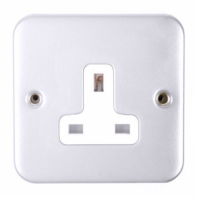 MS131 13A 1 Gang SP Unswitched Metal Clad Socket Outlet