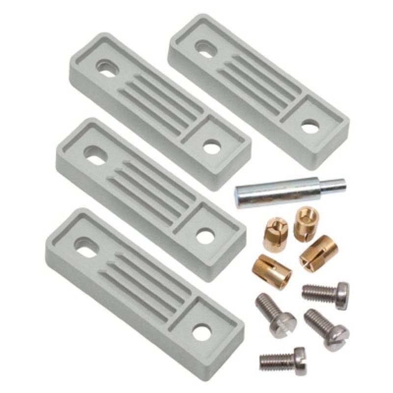 NSYPFPLMG Schneider Electric PanelSeT PLM Set of 4 Wall Fixing Brackets for NSYPLM3025 to NSYPLM108