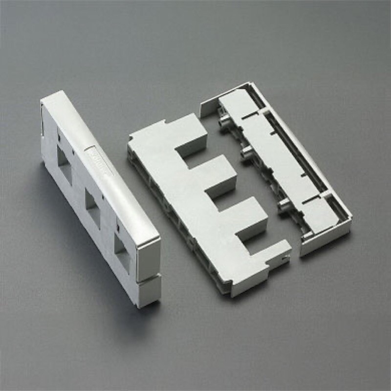 01231 Wohner 60Classic Wohner Busbar Support 3-pole with Internal Screw Holes for Busbars Double-T Profile