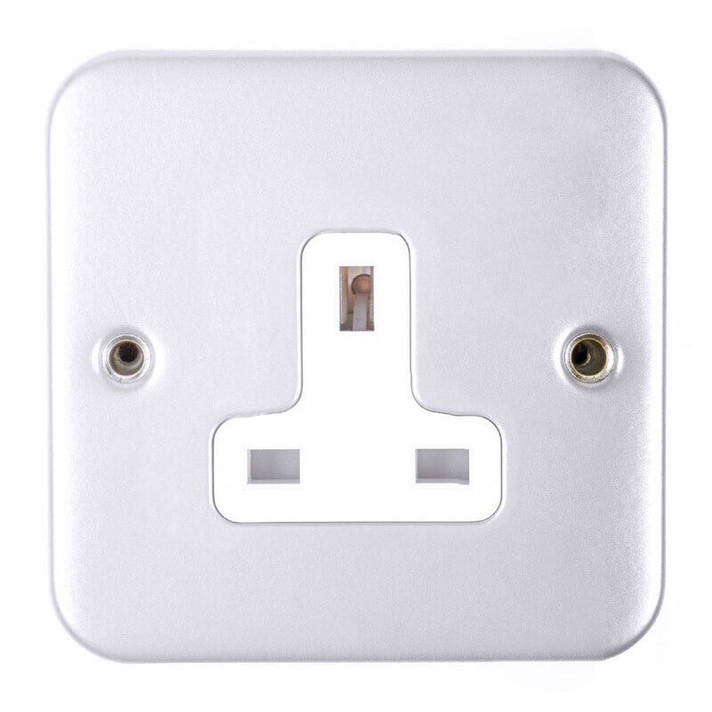 MS131 13A 1 Gang SP Unswitched Metal Clad Socket Outlet